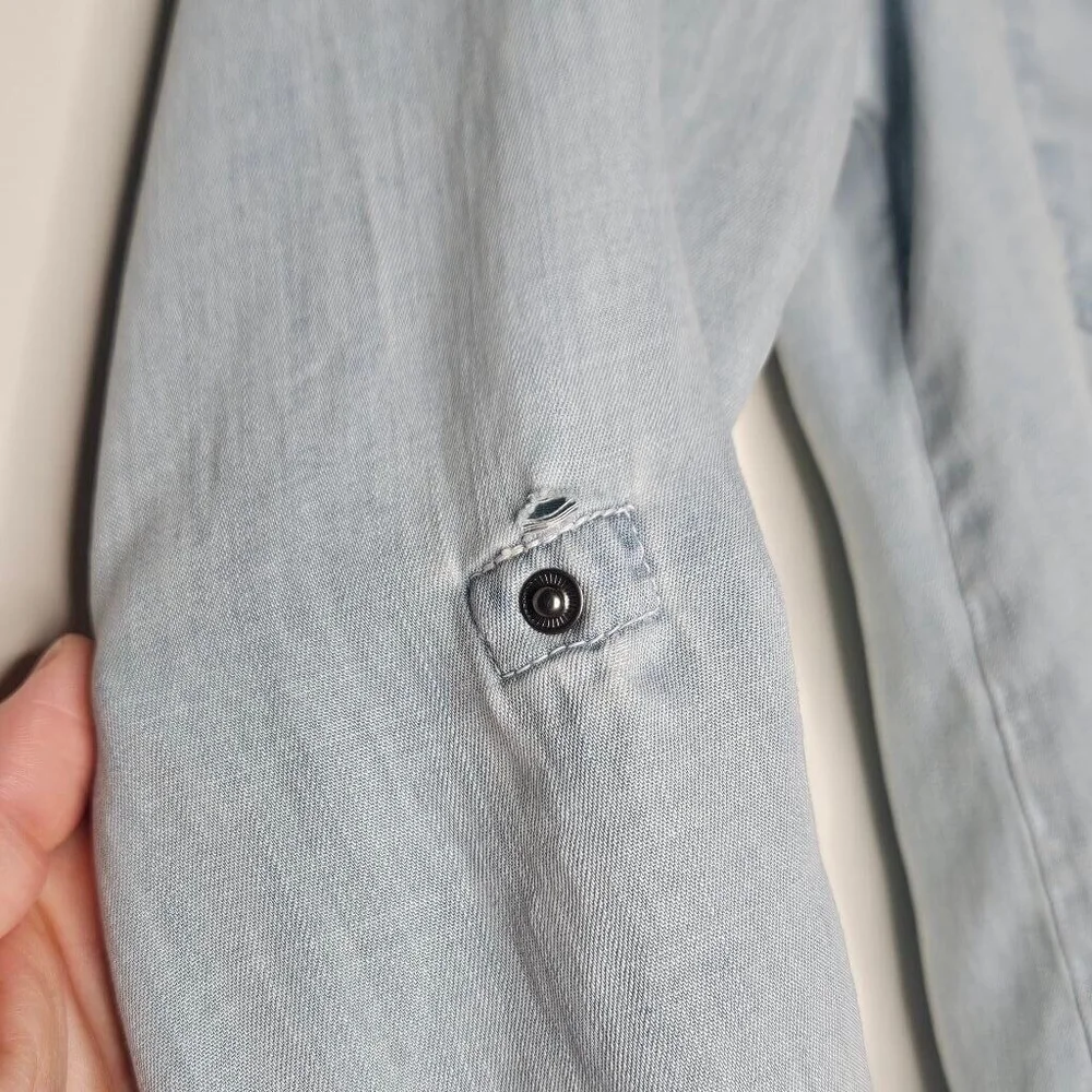DYLAN Denim Shirt Women's Size Small Roll Up sleeves 100% Tencel Light Blue - Picture 5 of 8